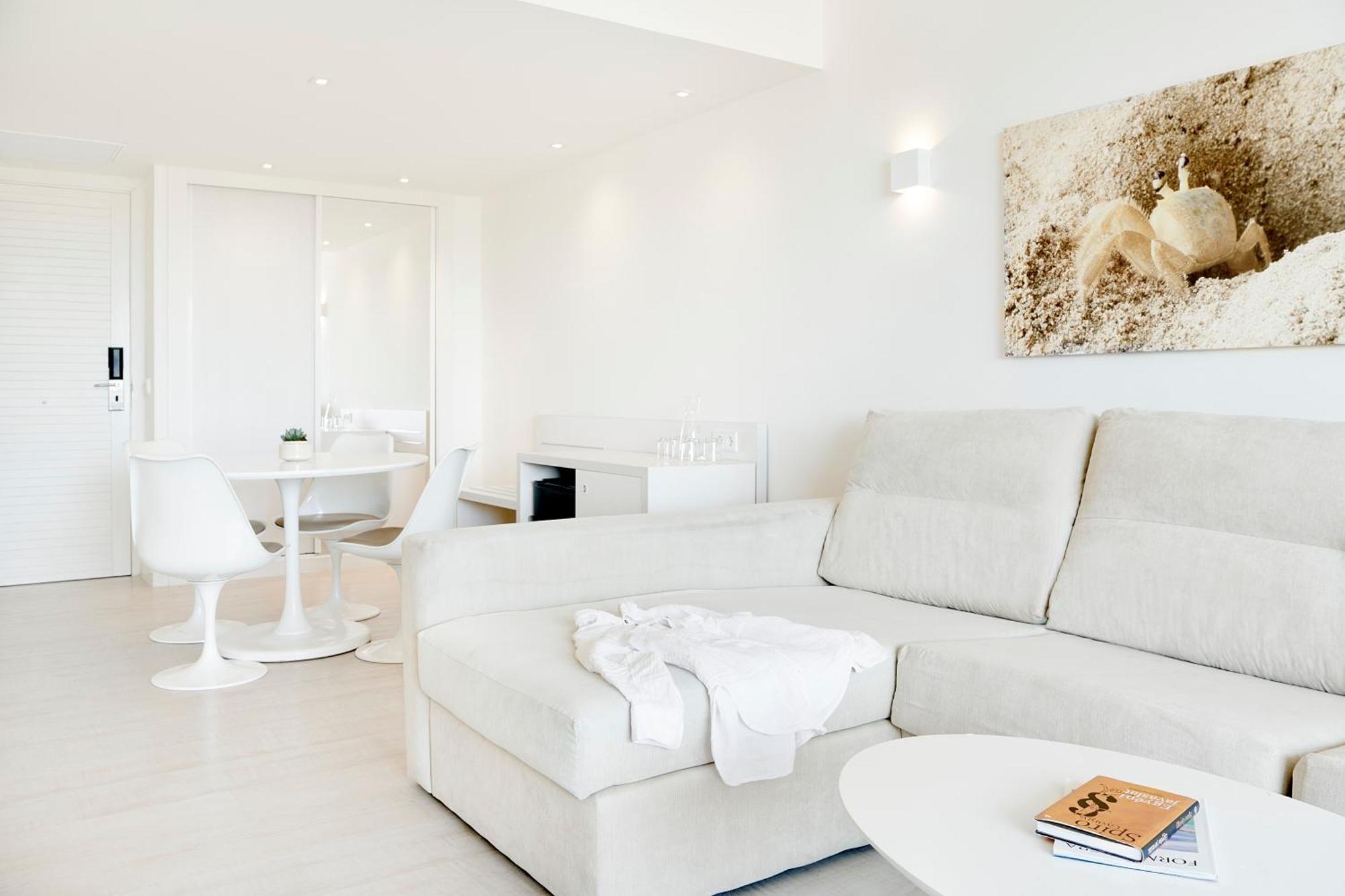 Quarto com Cama de Casal ou 2 de Solteiro e Vista do Jardim